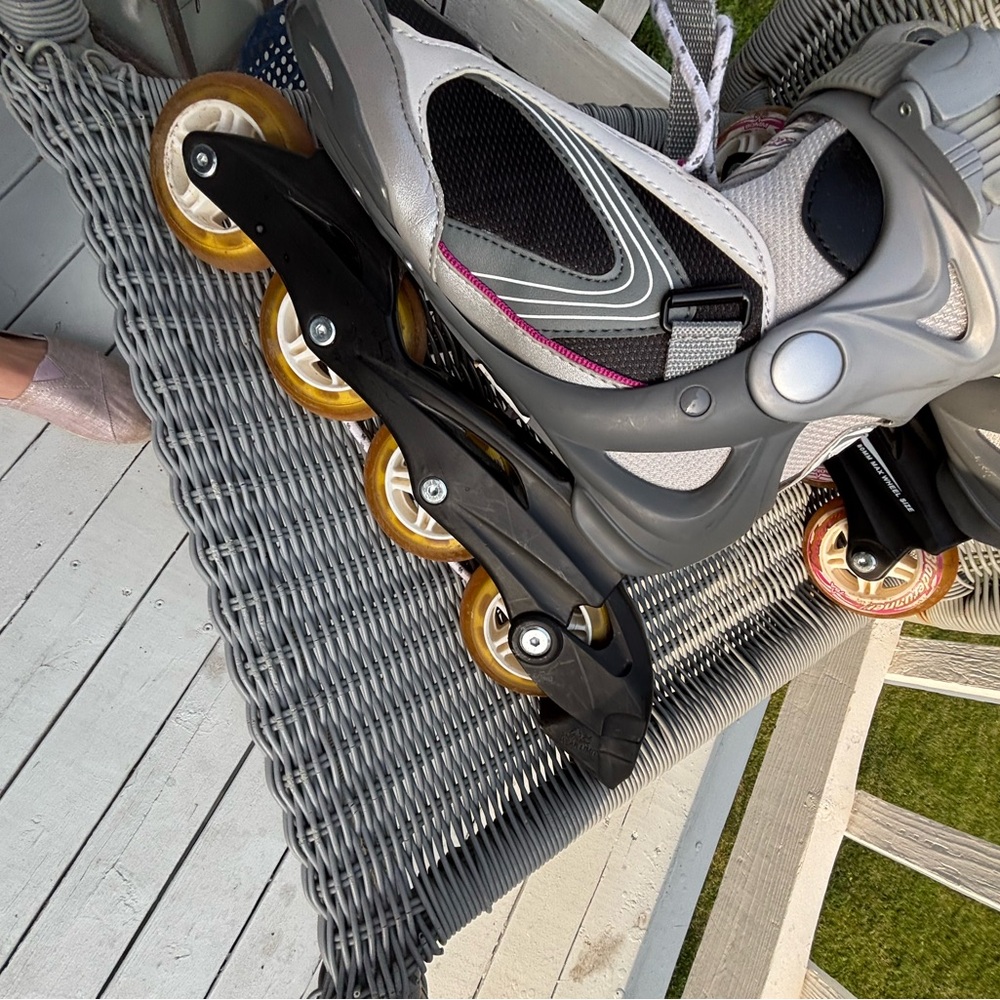 Blade Runner Pro Size 7  Pink and gray 80mm Wheel size USED - Picture 11 of 11